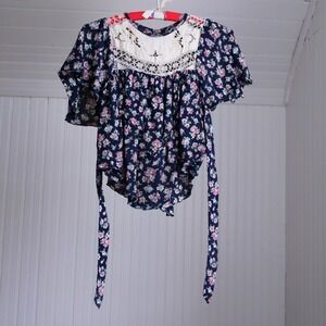 Dreamy vintage 1970s boho romantic flutter cropped top